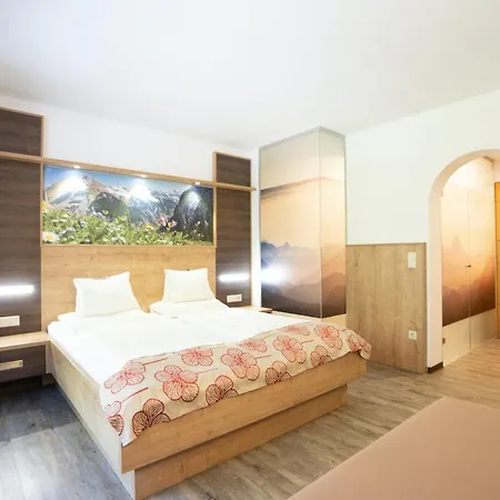 Gundolf Otel