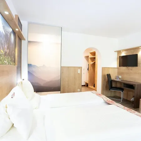 Otel Gundolf Sankt Leonhard im Pitztal