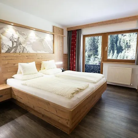 Otel Gundolf
