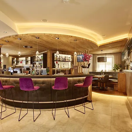 Отель Gundolf 4*